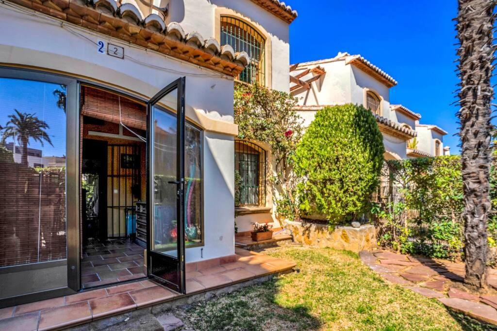 La Isla Casa Barnaby Villa Platja de Larenal Dış mekan fotoğraf