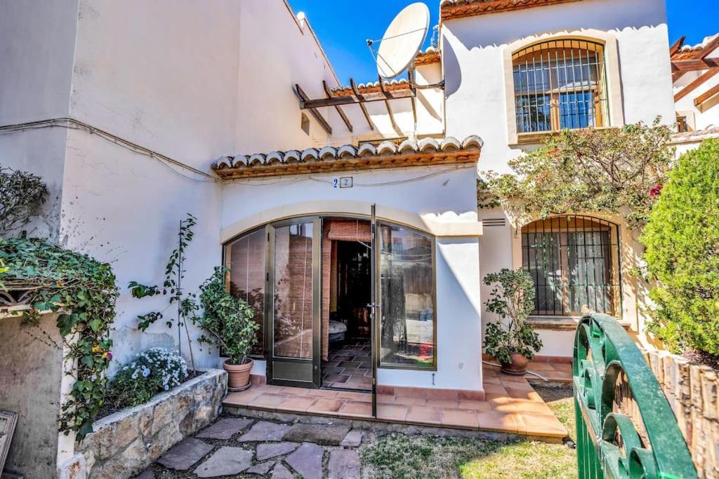 La Isla Casa Barnaby Villa Platja de Larenal Dış mekan fotoğraf