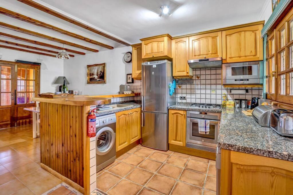 La Isla Casa Barnaby Villa Platja de Larenal Dış mekan fotoğraf