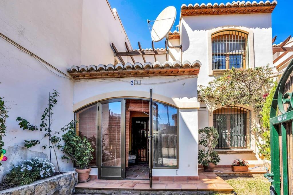 La Isla Casa Barnaby Villa Platja de Larenal Dış mekan fotoğraf