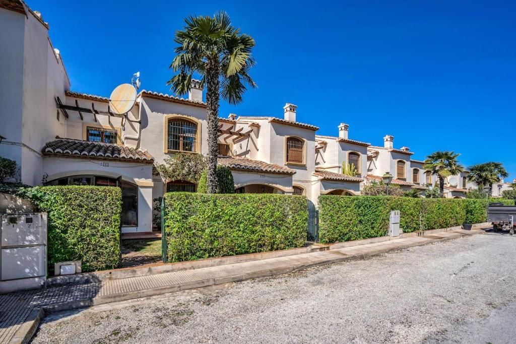 La Isla Casa Barnaby Villa Platja de Larenal Dış mekan fotoğraf